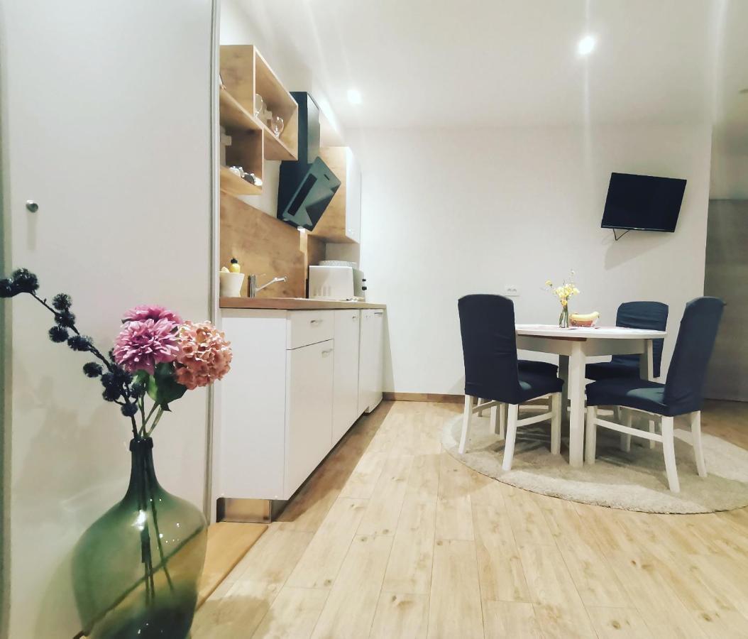 Apartment Sandra2 Ловран Екстер'єр фото